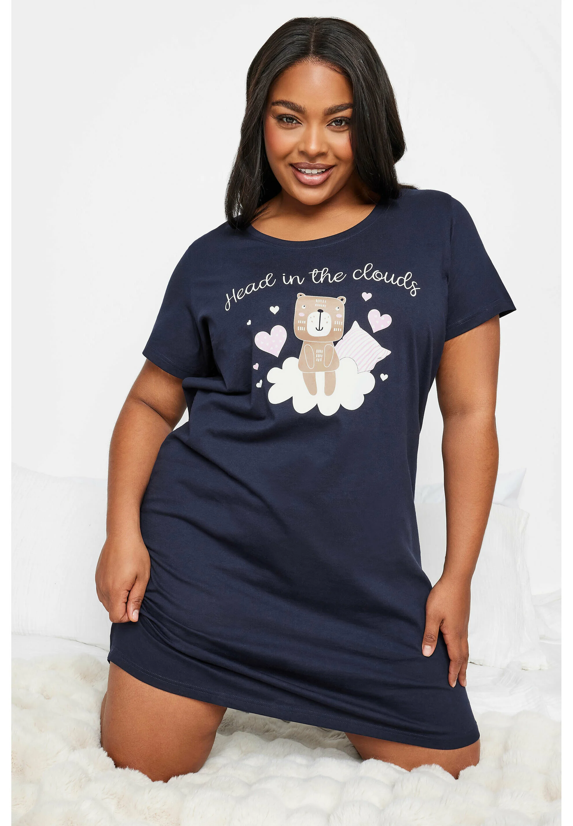 Yours Clothing 'CABEZA EN LAS NUBES' - Camisón