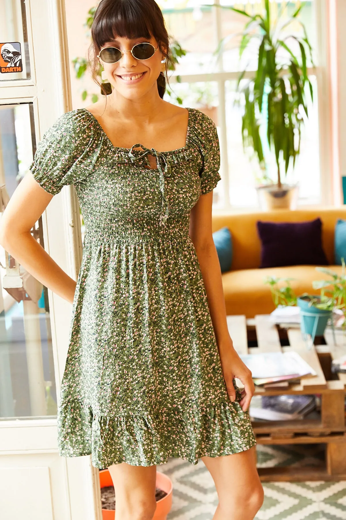 Olalook  Grünes, ausgestelltes Kleid mit Gimped-Kragen und Bindegürtel für Damen ELB-19001190