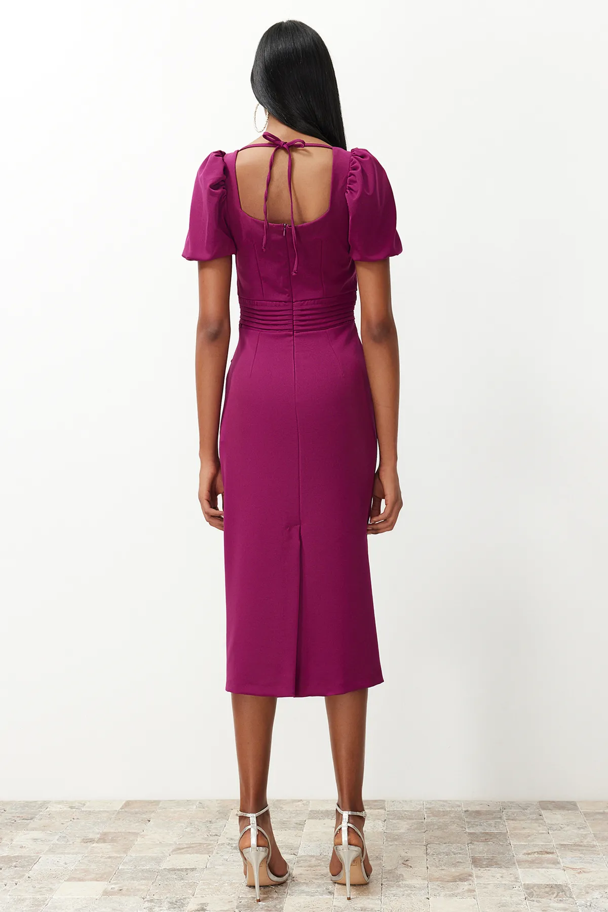 Trendyol Collection  Lila Taillen-detailliertes, figurbetontes Webkleid TPRSS24EL00158