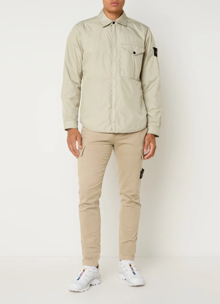 Μονωμένο μπουφάν Stone Island Q0123 με πλαϊνές τσέπες και λογότυπο
