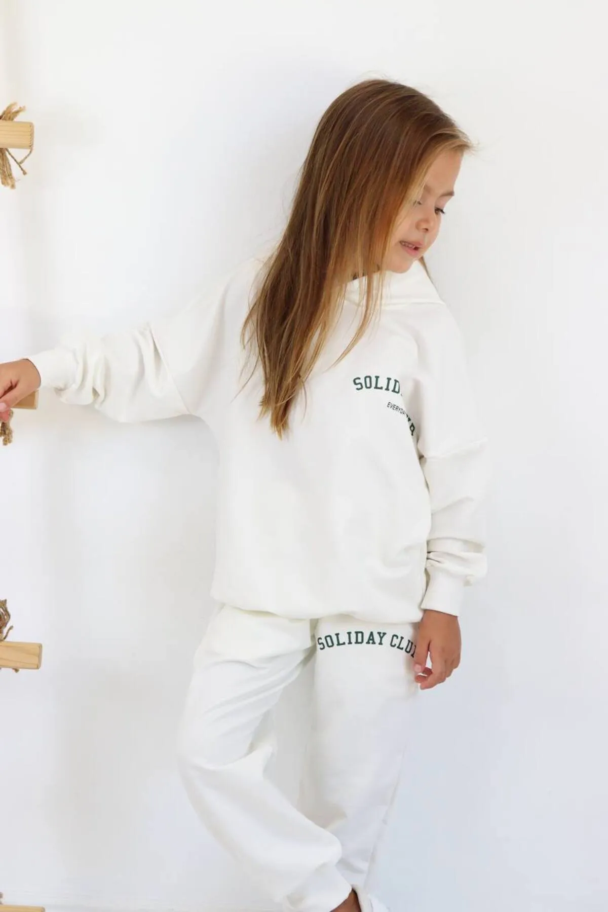 Lolliboomkids  Ecrufarbenes 3-Faden-Raised-Slogan-Schriftzug-Winter-Trainingsanzug-Set mit Kapuze und Oberteil für Mädchen in Übergröße