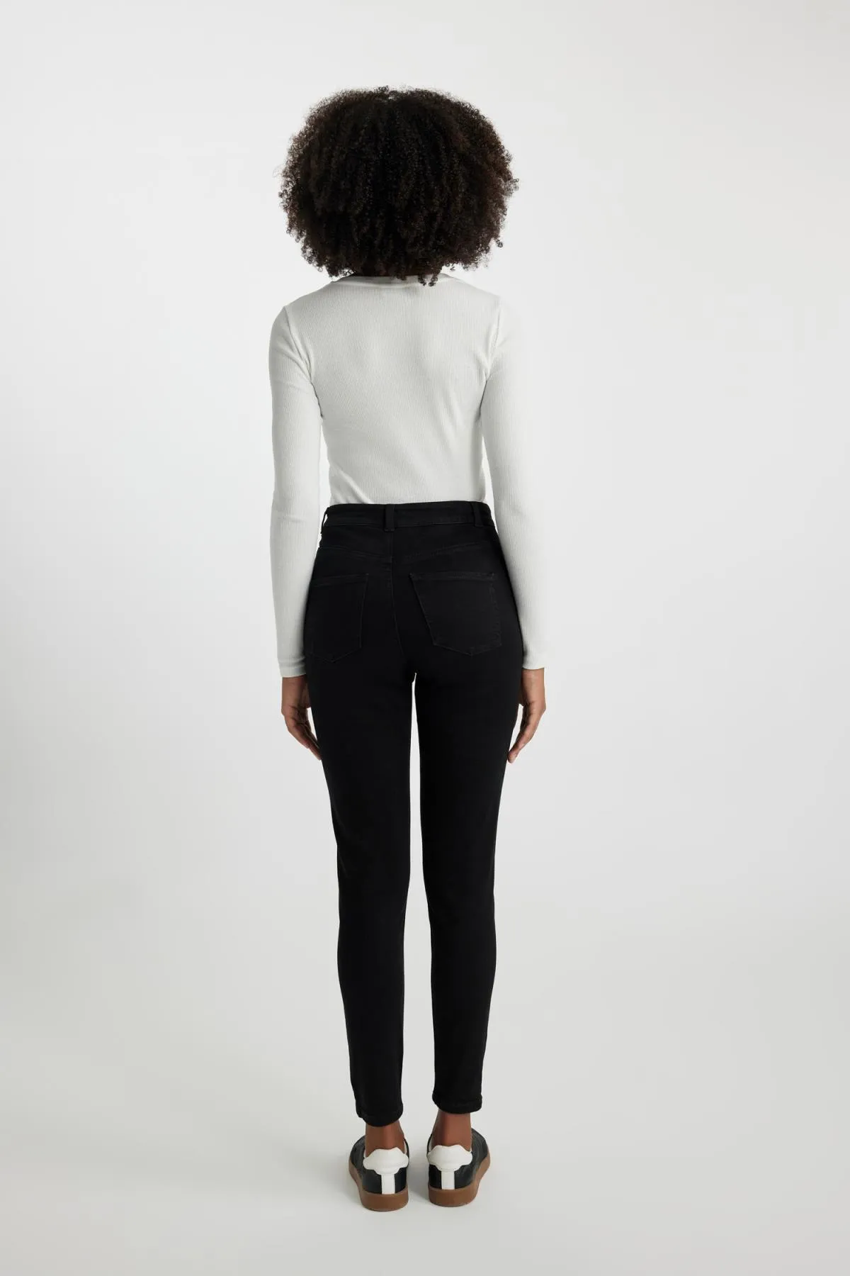 DeFacto  Rebeca Skinny Fit Jeanshose mit normaler Taille und schmalem Bein in Knöchellänge A6984ax23au