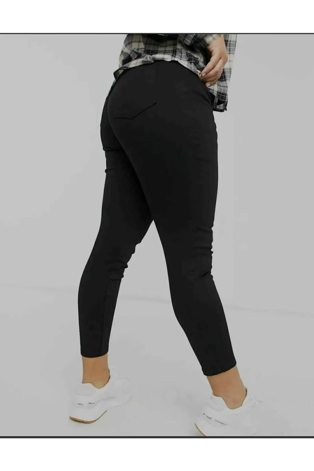 Trn JNS  Schwarze, eng anliegende Jeans in Übergröße (Skinny)