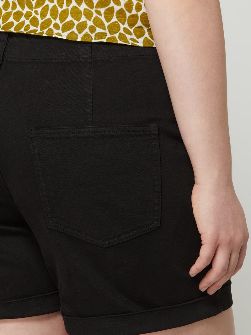 PLUS SIZE Shorts mit Stretch-Anteil Modell 'Barb' in schwarz