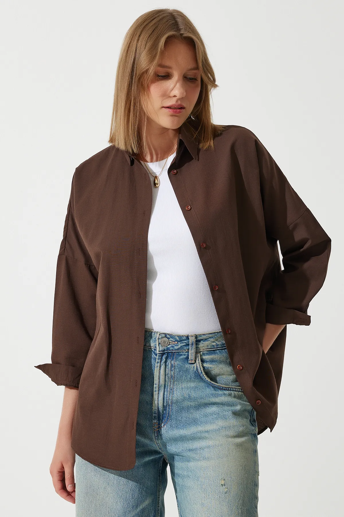 Happiness İstanbul  Bitter Brown Oversize Long Basic Shirt für Damen DD00842