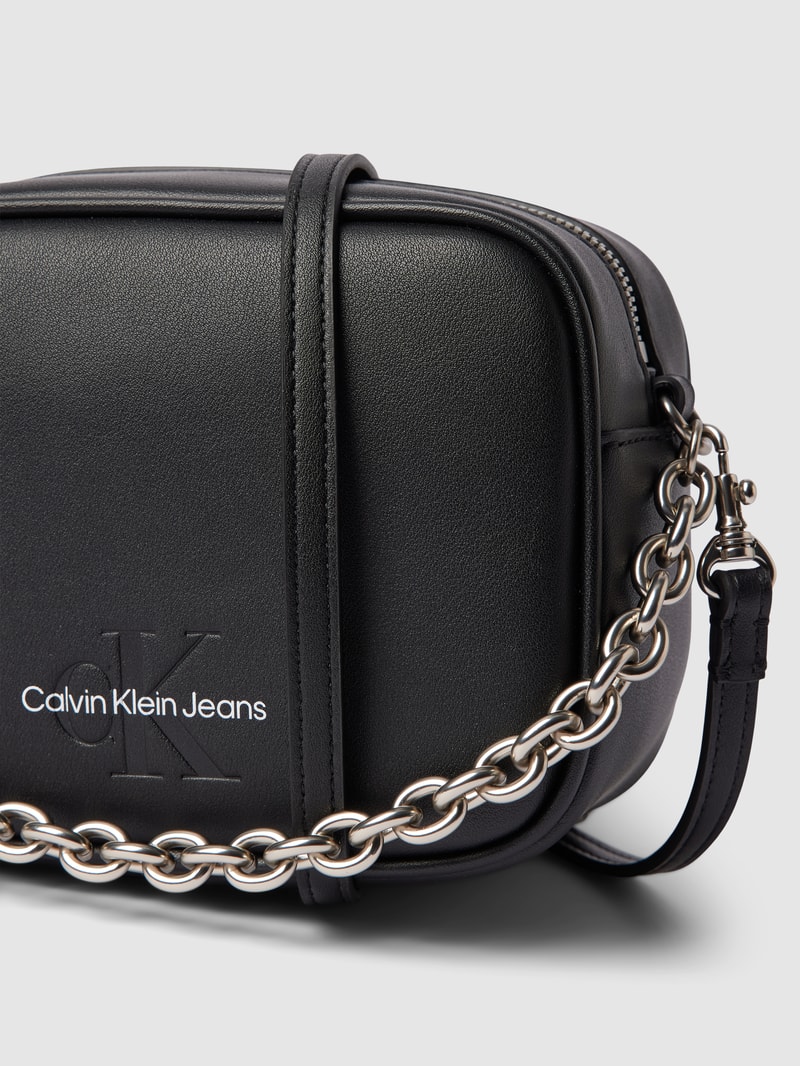 Umhängetasche mit Label-Details Modell 'SCULPTED' in schwarz