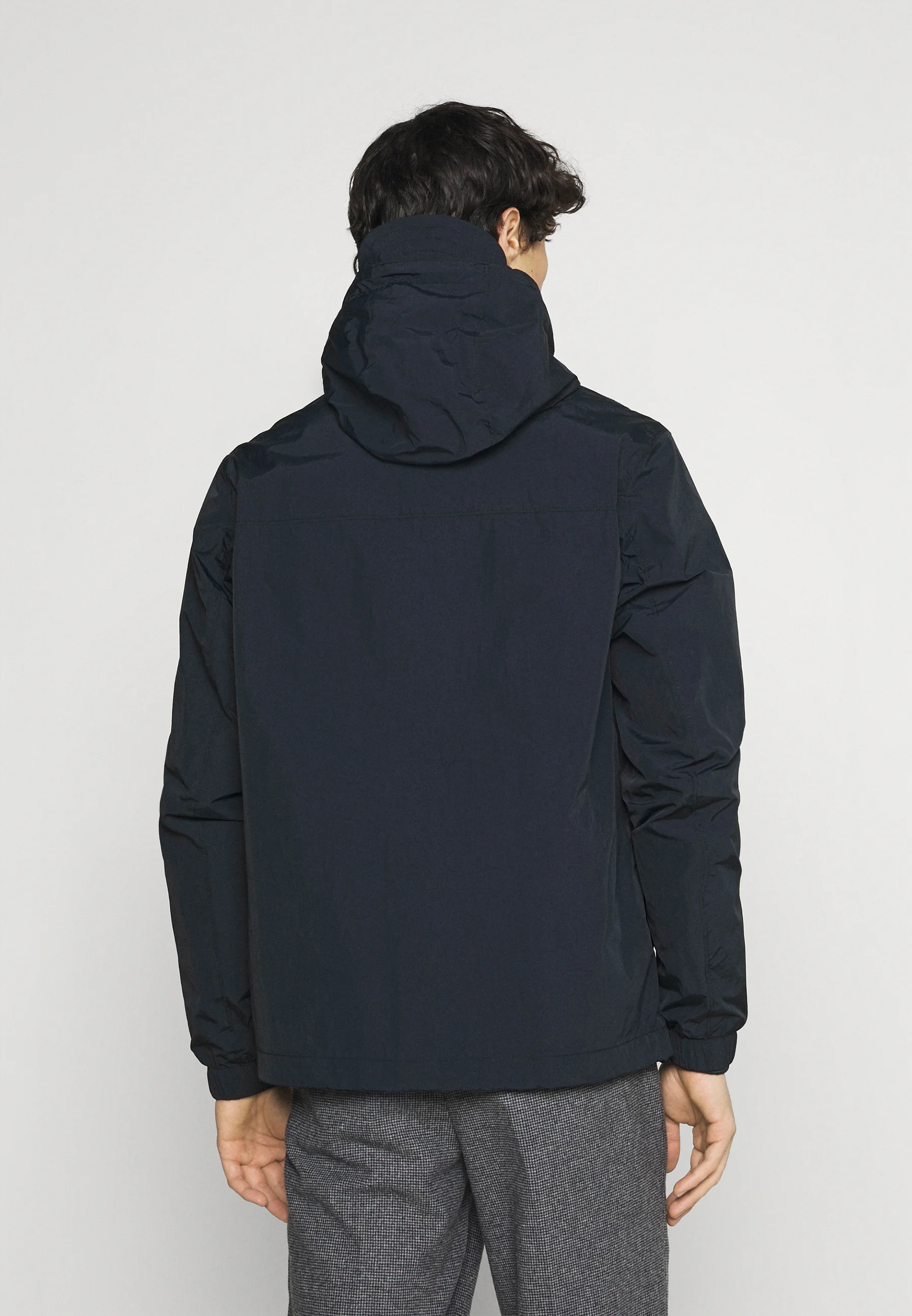 Lyle & Scott CHAQUETA CON BOLSILLO Y CAPUCHA - Chaqueta ligera