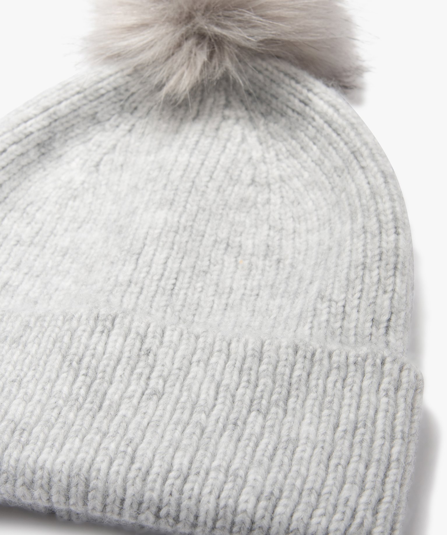 Bonnet en maille avec pompon poilu fille gris | GEMO