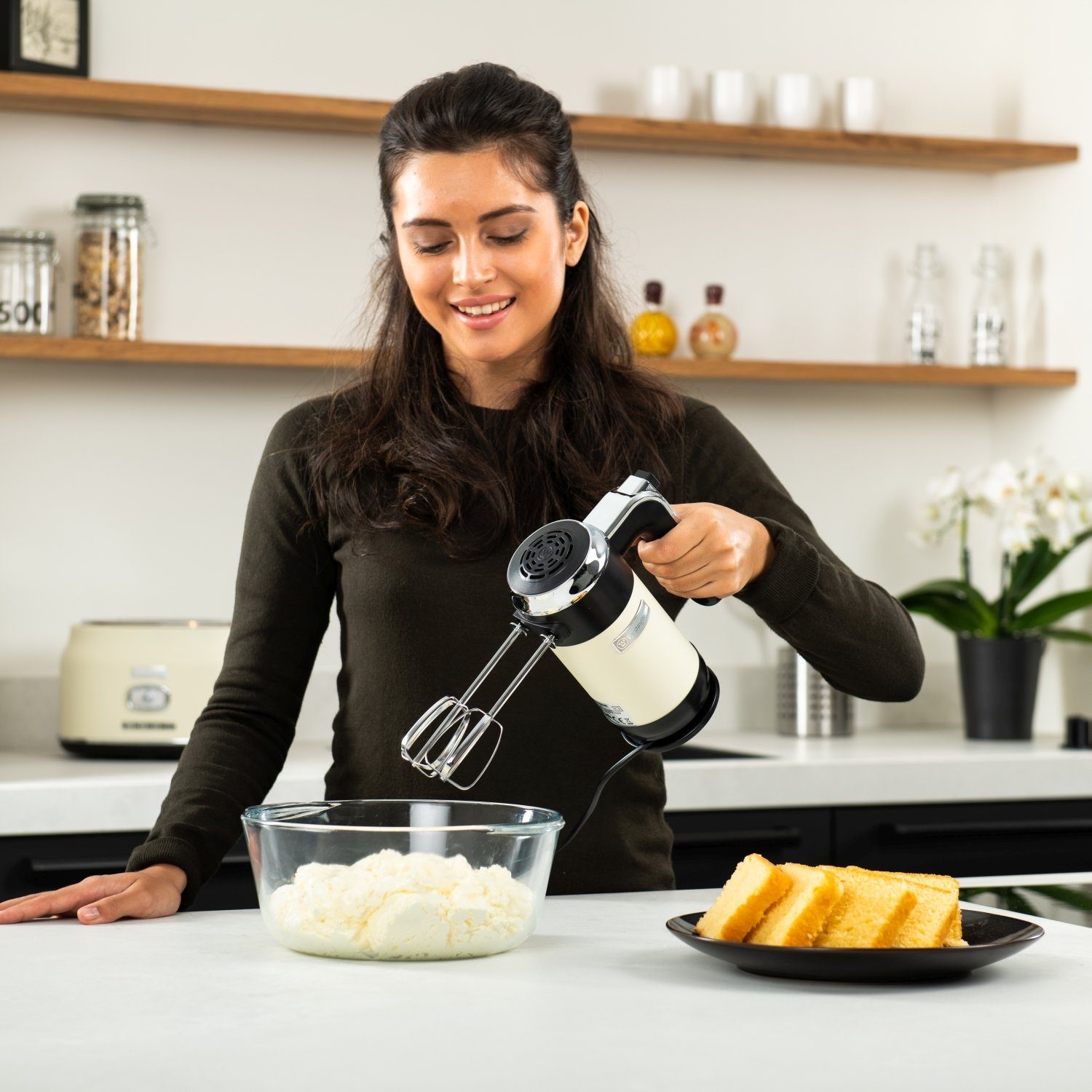 Westinghouse Handmixer WKHM250 Retro, 350 W, 6 Stufen, Spülmaschinenfeste Teile, LED-Display