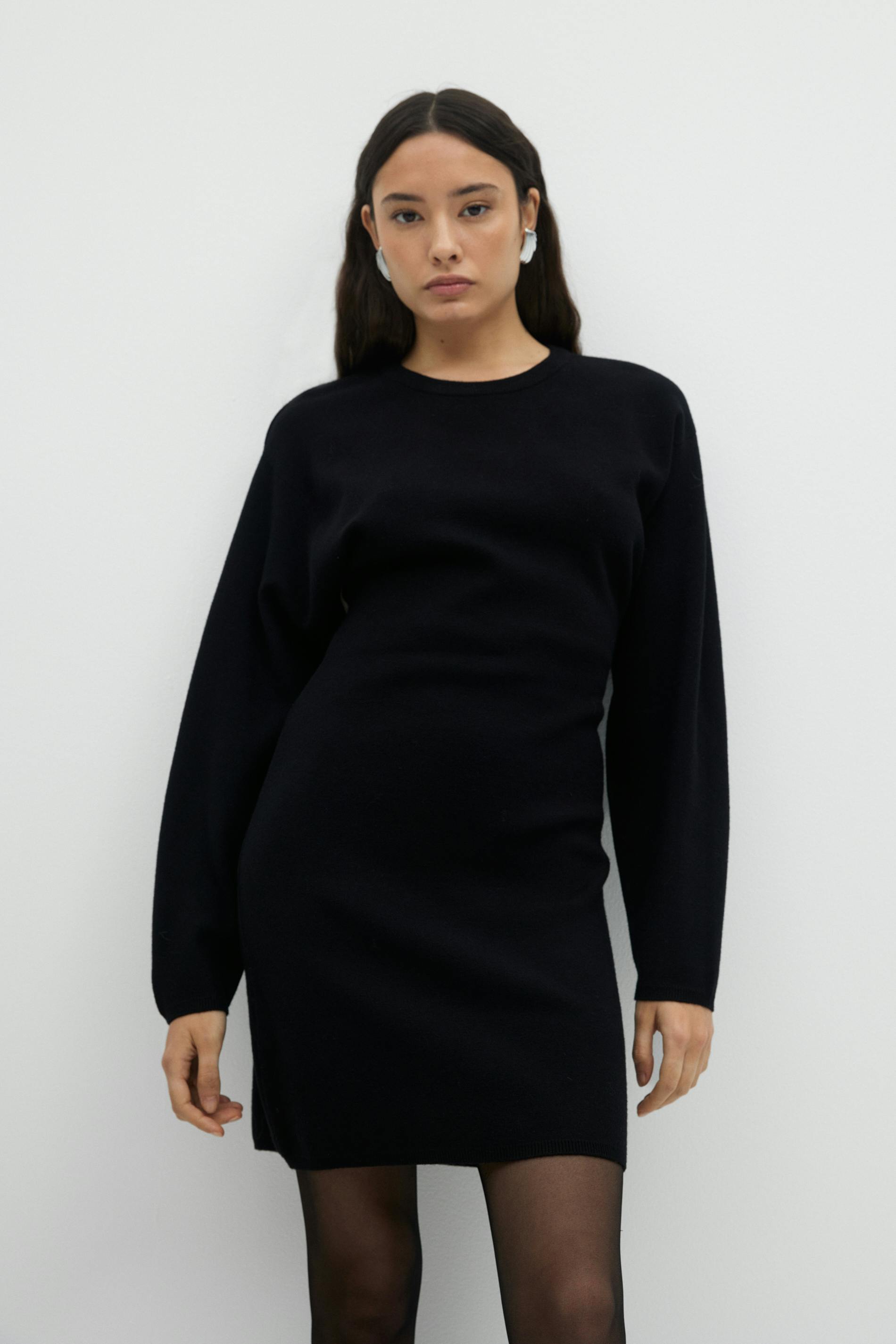 Short knitted dress