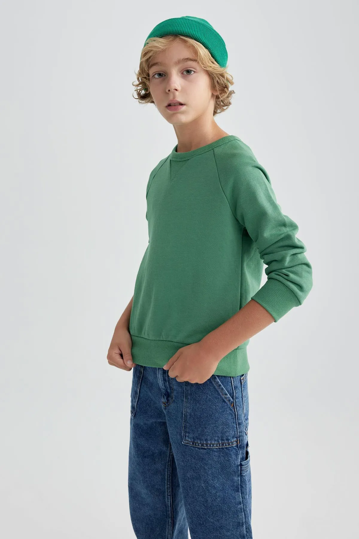 DeFacto  Dickes Sweatshirt mit normaler Passform und Rundhalsausschnitt für Jungen