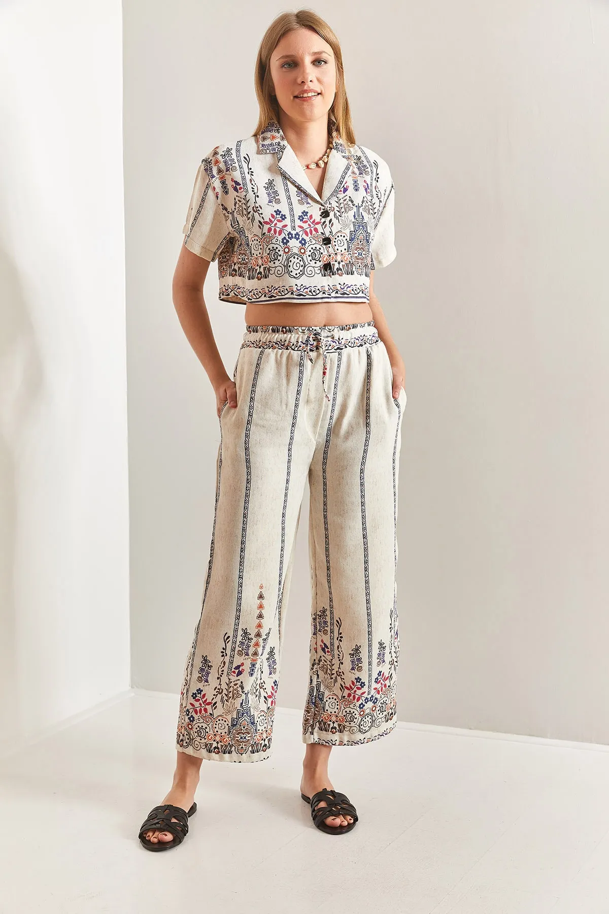 Bianco Lucci  Damen-Set mit kurzärmligen Ethno-Leinen-Crop-Hemdhosen