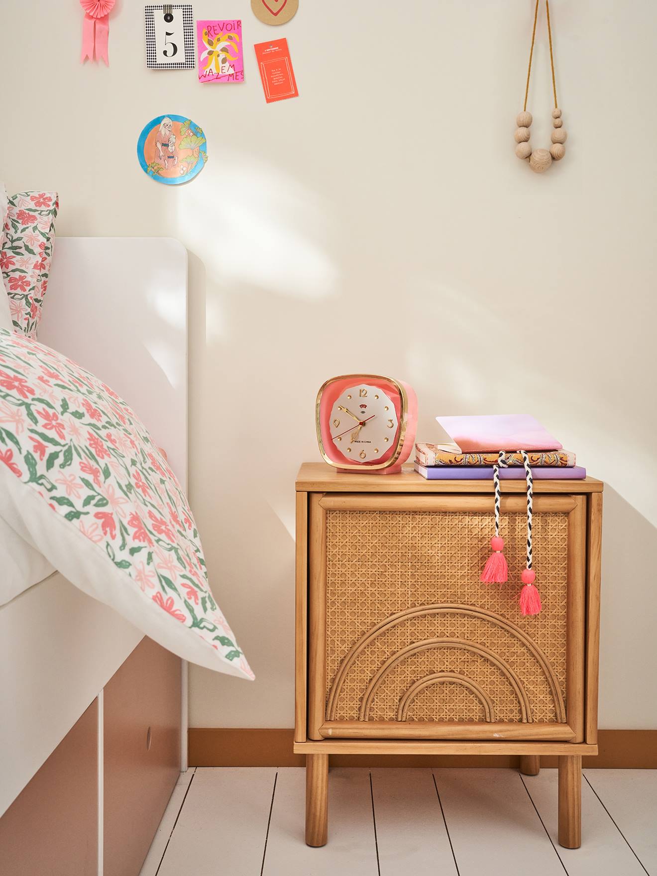Vertbaudet Kinderzimmer Nachttisch REGENBOGEN mit Rattangeflecht - natur