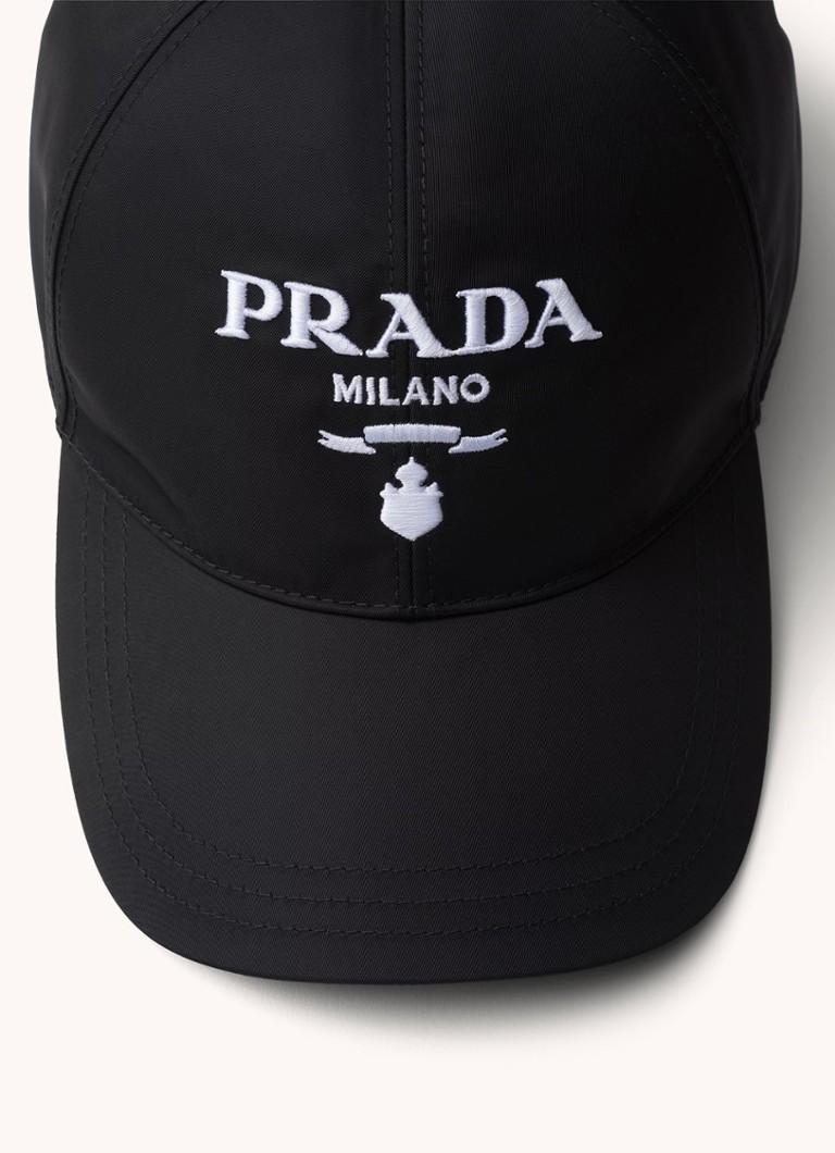 Prada  Re-Nylon pet met logo