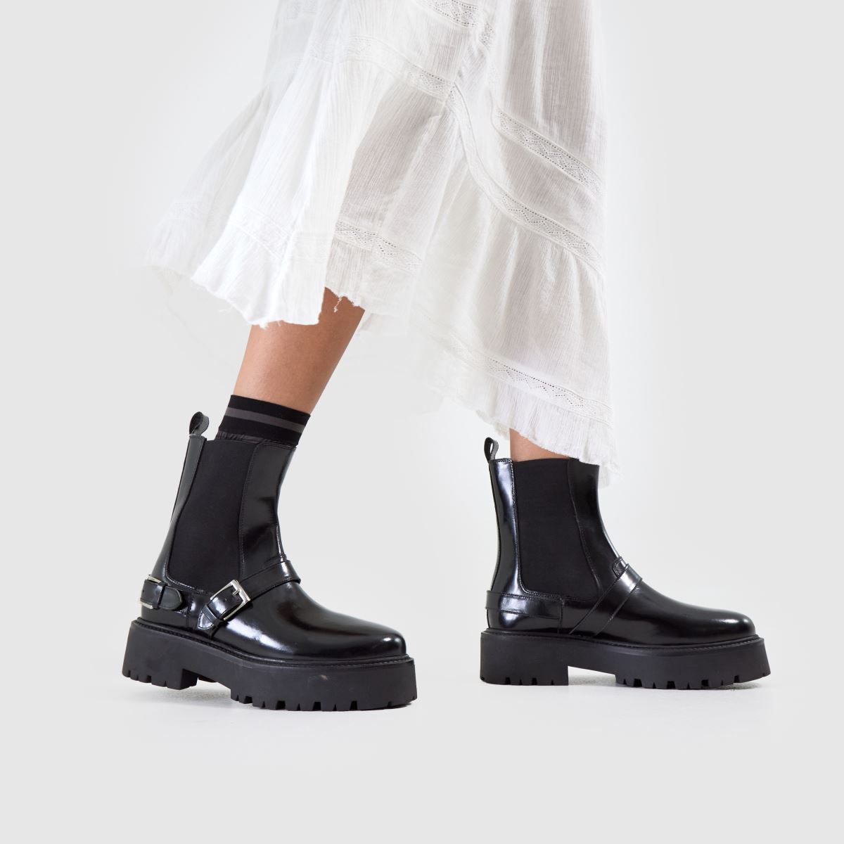 Schuh – Ariah – Svarta läderstövlar med spänne
