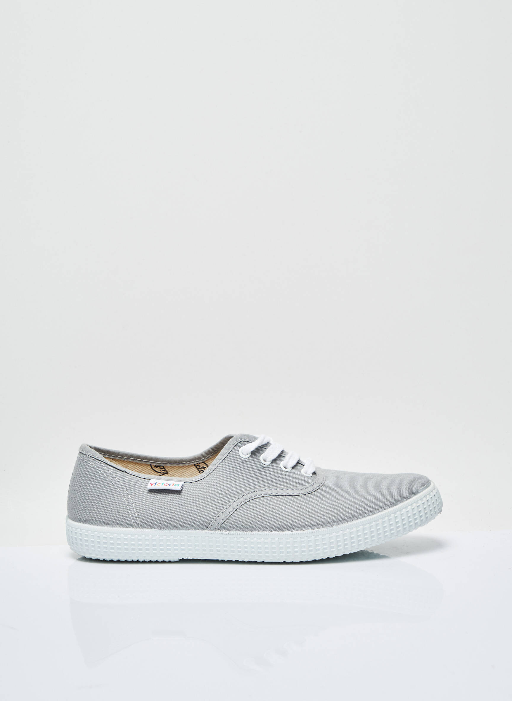Victoria Baskets Unisexe couleur gris