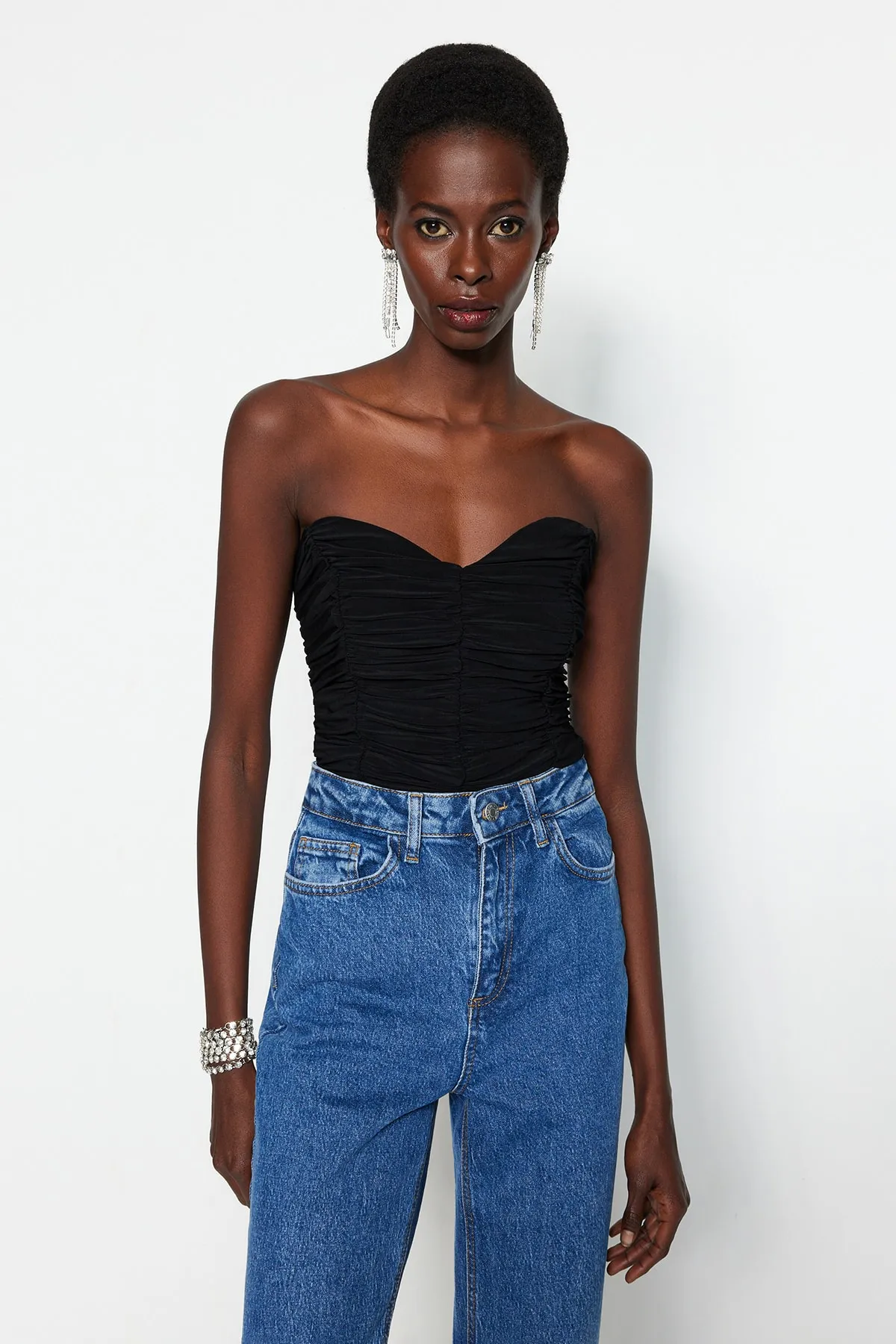 Trendyol Collection  Schwarzer gefütterter Strick-Body mit Druckknöpfen TPRSS23BD00027