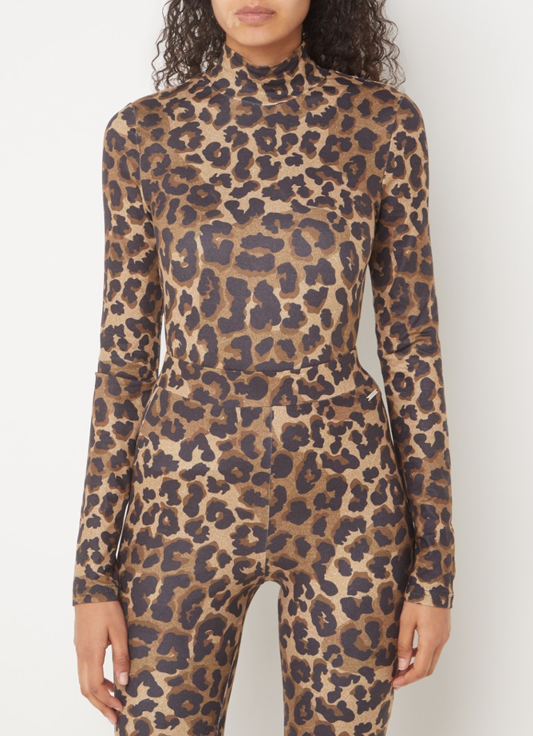 Colorful Rebel Neyo top with leopard print and stand-up collar