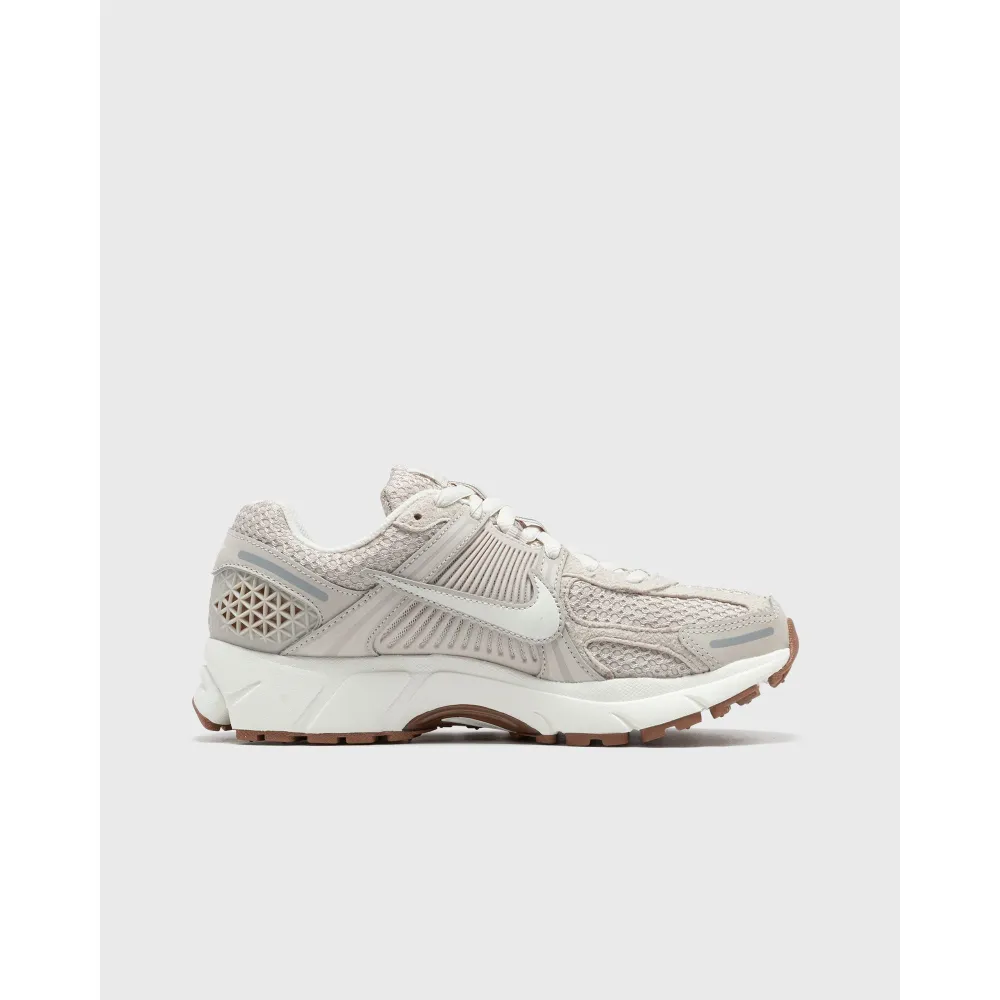 Nike Wmns Zoom Vomero 5 FZ3780 101 / braun
