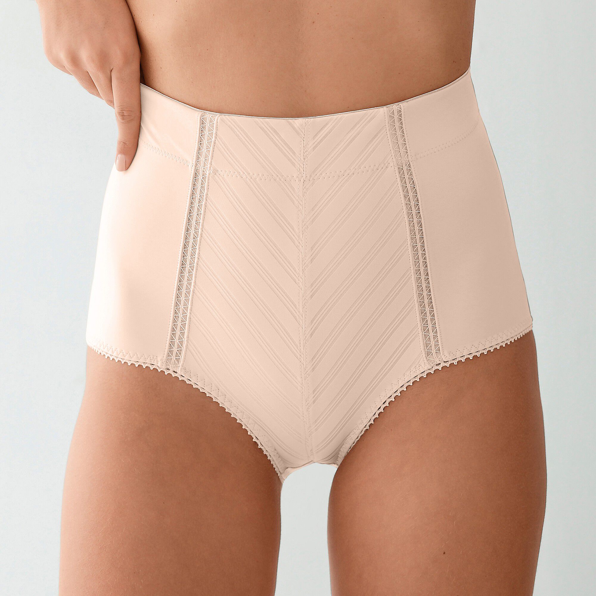Gaine affinante maille satinée et tulle jacquard