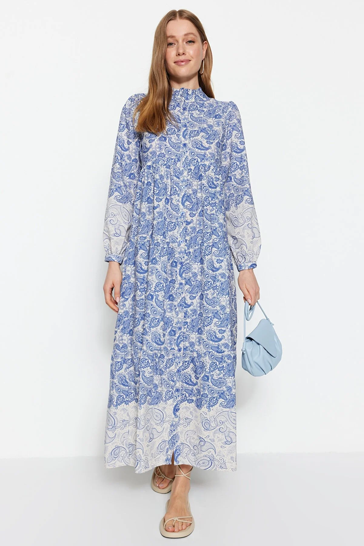 Trendyol Modest  Blaues, gewebtes Hemdkleid mit ethnischem Muster und vorherrschendem Kragen in Leinenoptik TCTSS23EB00286