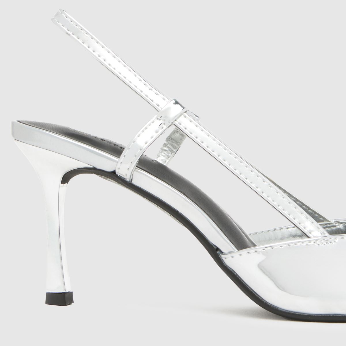 SIMMI – Lolly – Silverfärgade slingback-klackade skor med ädelstenar