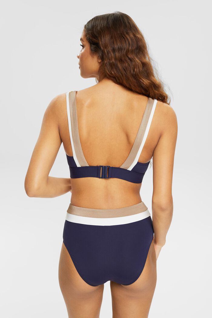 Dreifarbiges, wattiertes Bikinitop