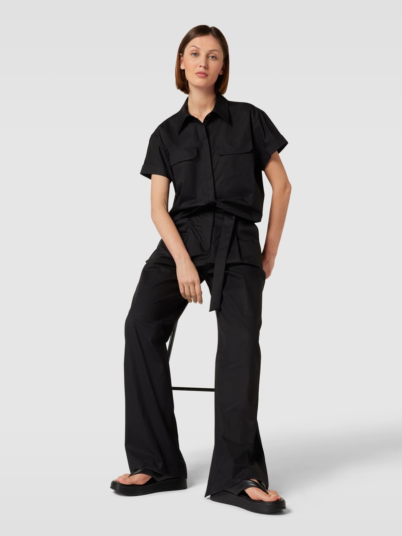 Hose mit Bundfalten in schwarz
