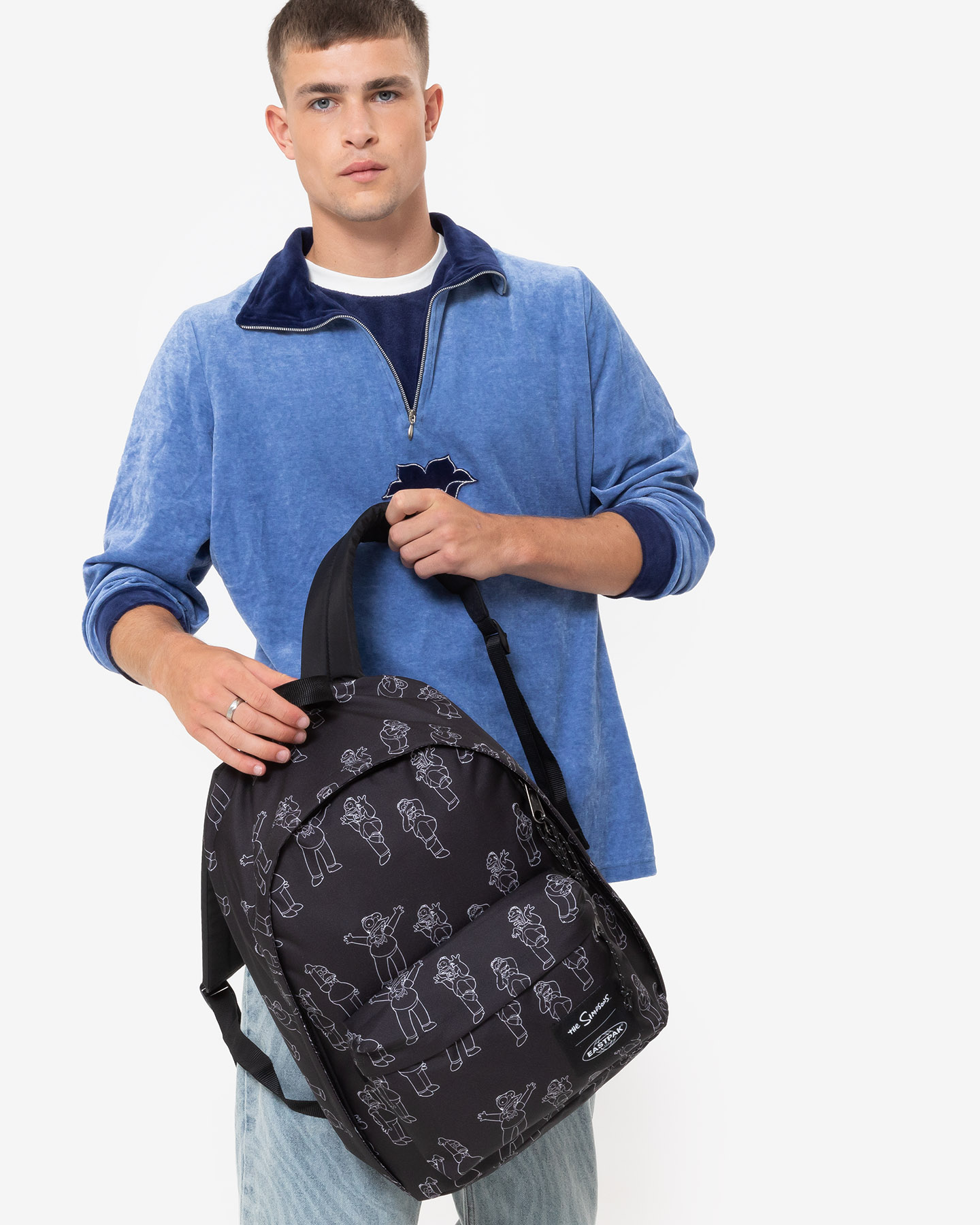 Zaino Eastpak poza biurem The Simpsons EK0007677A11