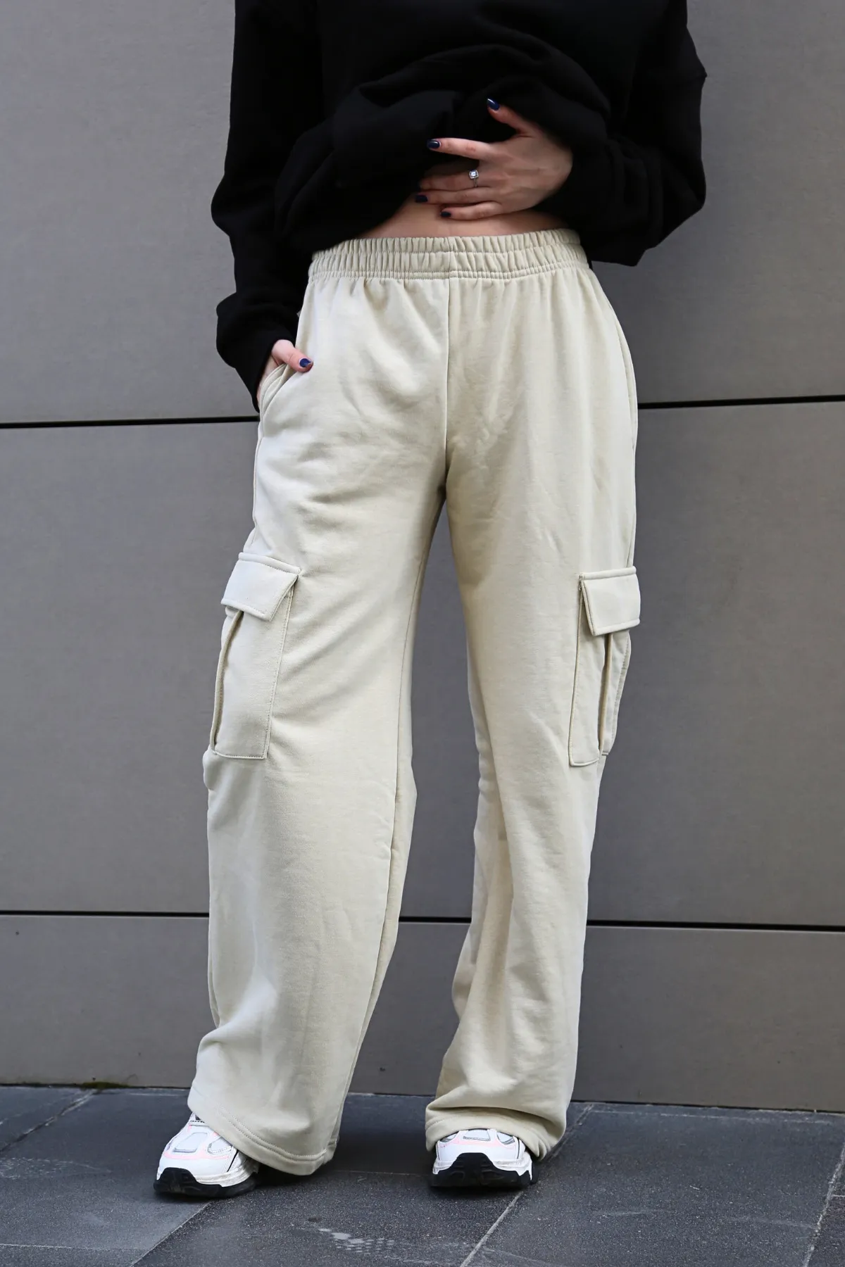 Madmext  Beigefarbene Damen-Jogginghose mit weitem Bein und Cargotasche Mg1615