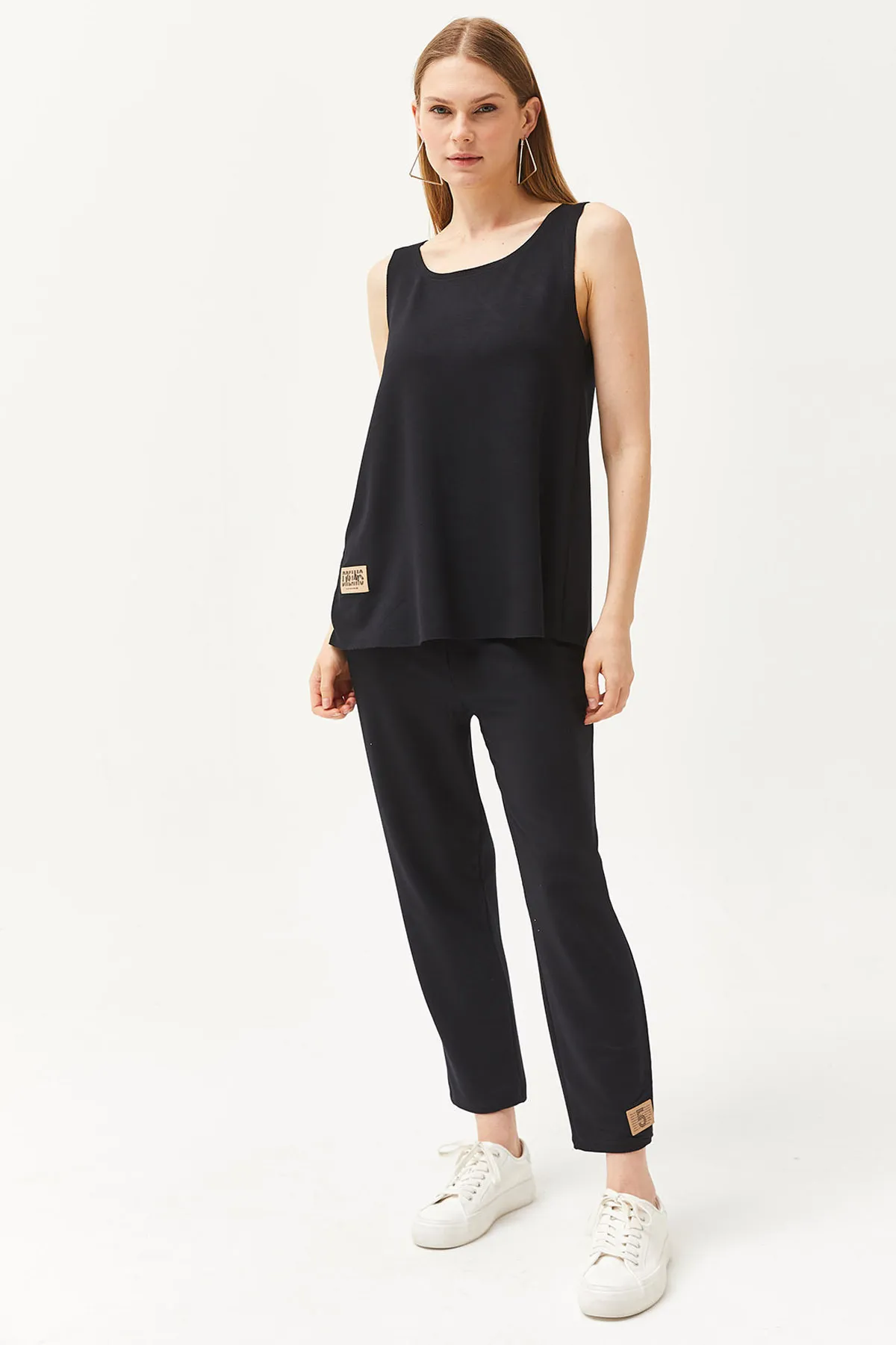 Olalook  Schwarze ärmellose, lockere Bluse für Damen mit Kristallen, Oberteil und TKM-19000271