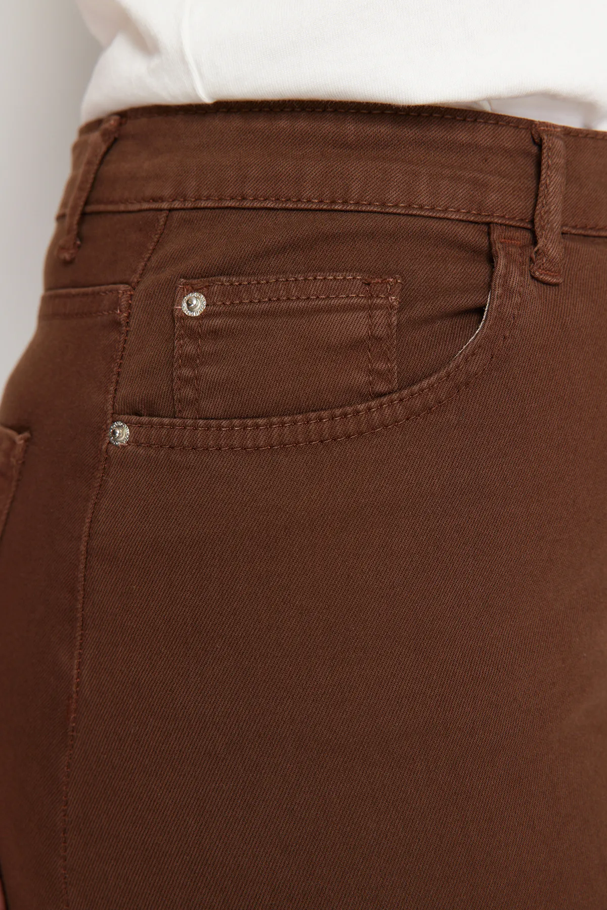 Trendyol Curve  Brauner Jeansrock in A-Linie TBBAW24AZ00031