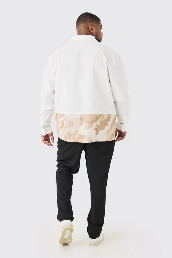 Plus langärmliges Hemd mit Camouflage-Print