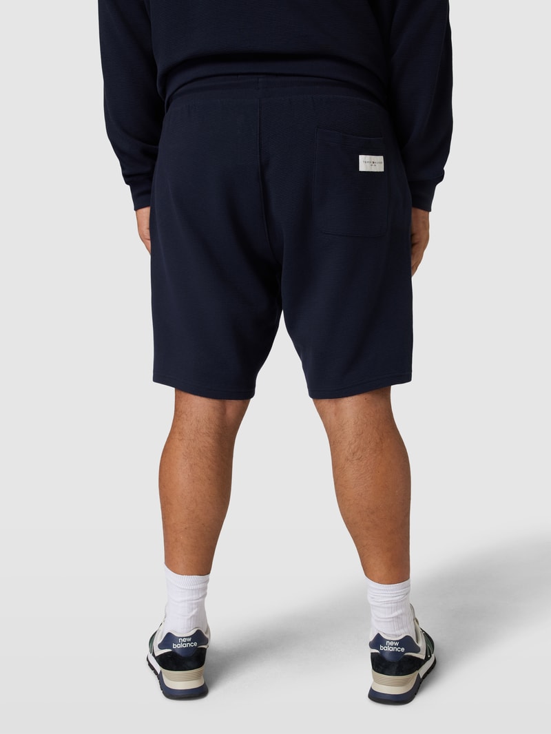PLUS SIZE Sweatshorts mit Label-Stitching in marineblau