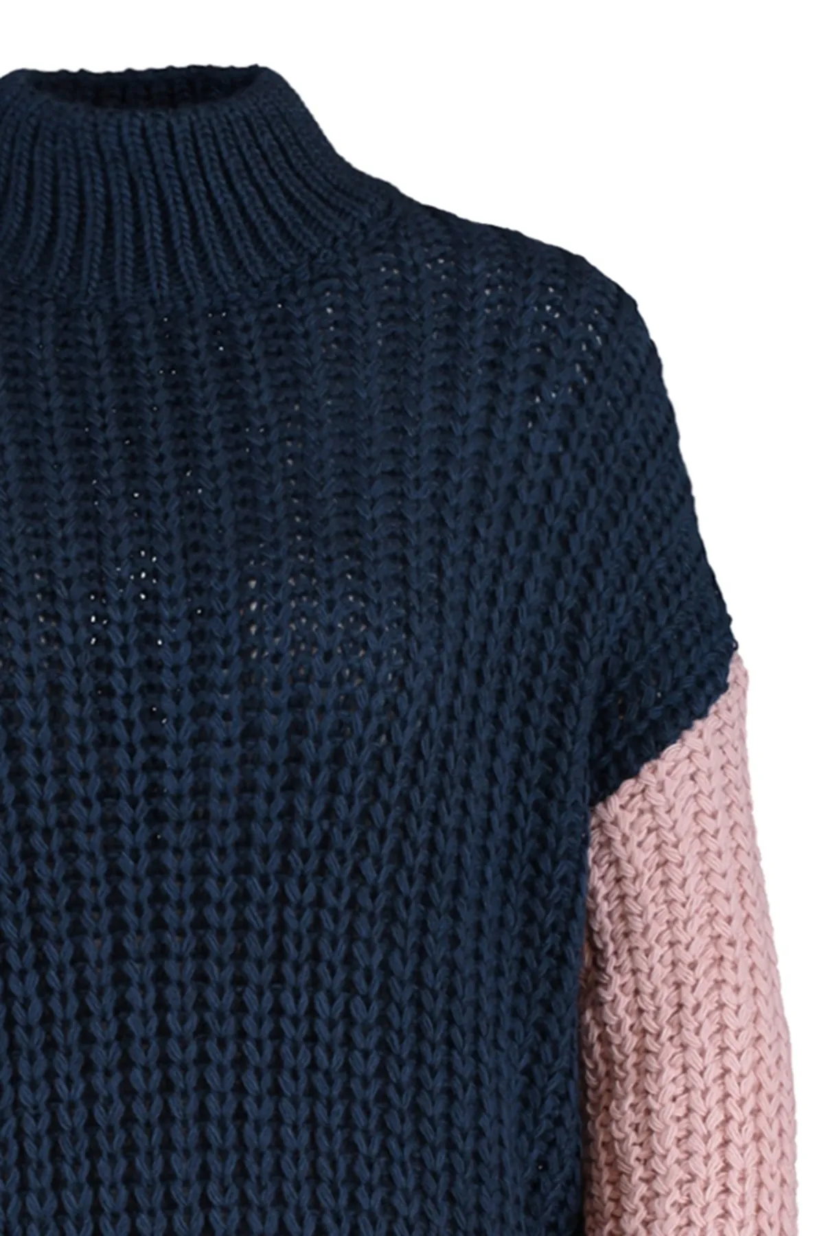 Trendyol Collection  Petrol – Weich strukturierter Strickpullover mit Farbblockdesign und weiter Passform TWOAW21KZ0271