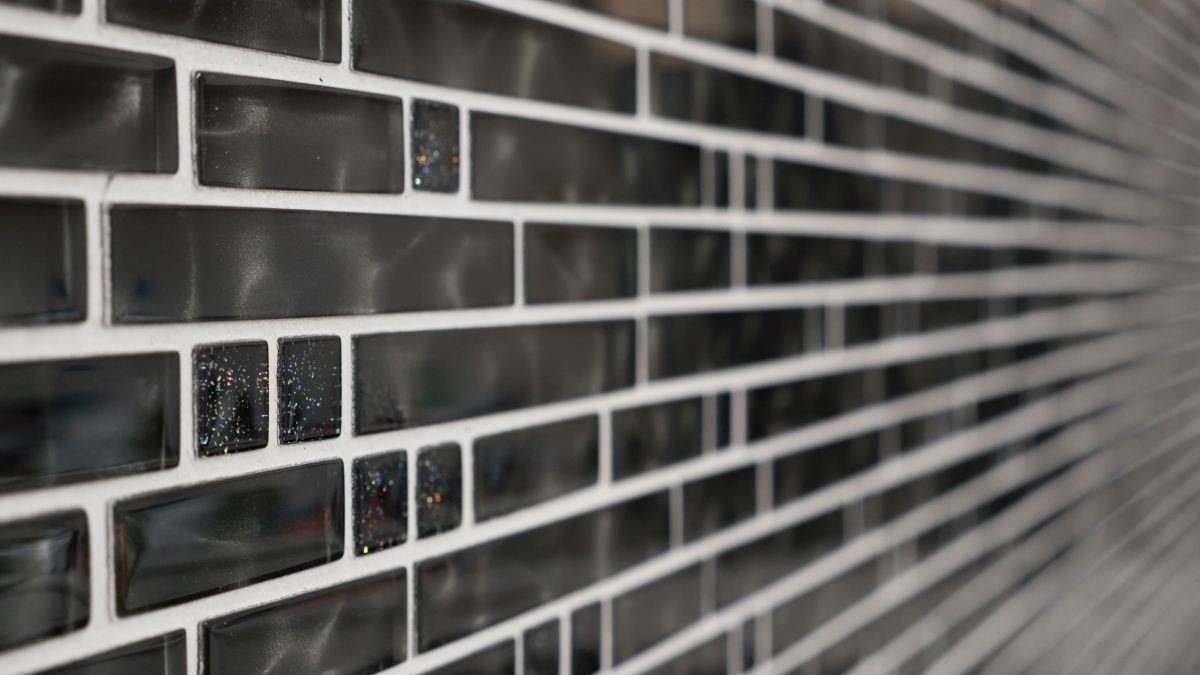 Mosani Mosaikfliesen Glasmosaik Crystal Mosaikfliesen schwarz glänzend / 10 Matten