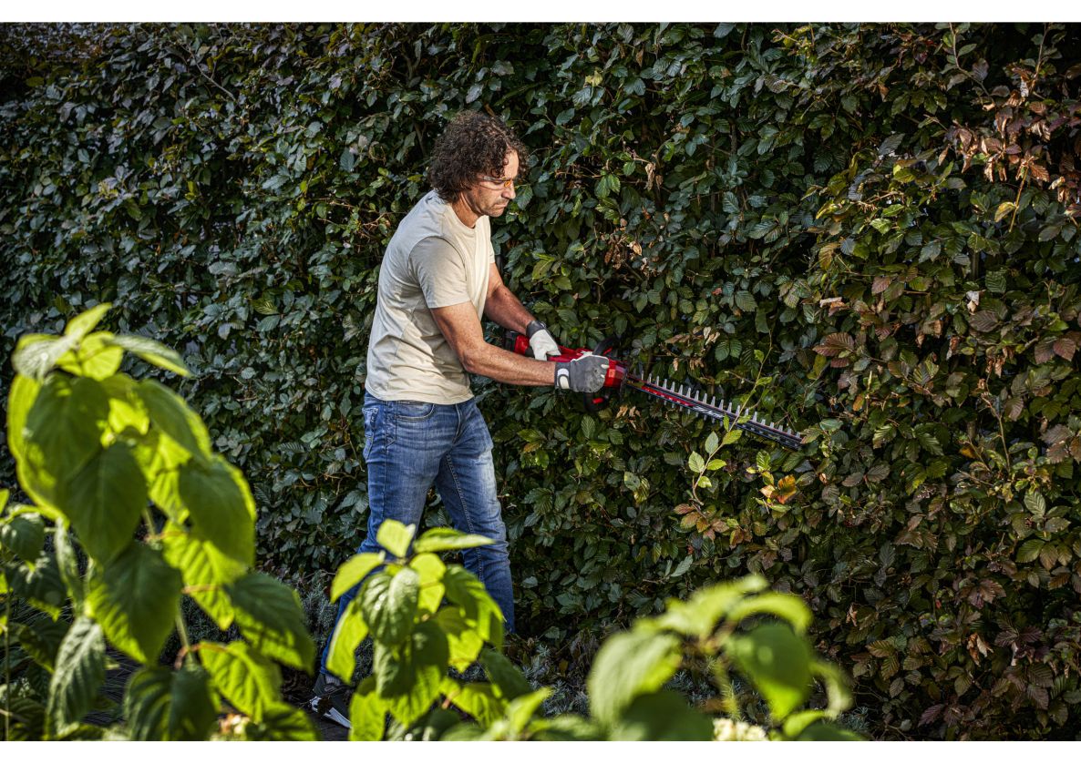 SKIL GH1E0440AA Nožnice na živý plot 55 cm 20 mm 20 V bezuhlíkové vrátane 2,0 Ah batérie a nabíjačky