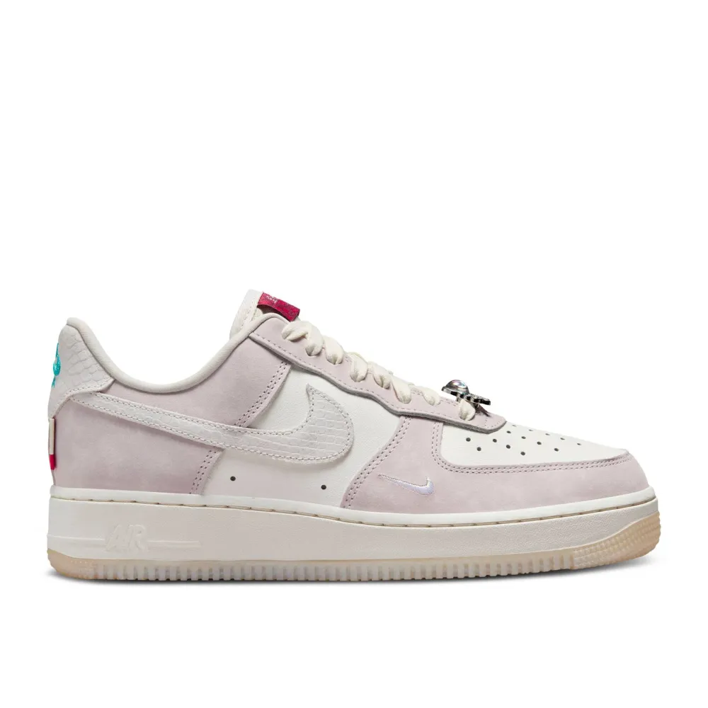 Nike Air Force 1 07 LX FZ5066-111 / weiss
