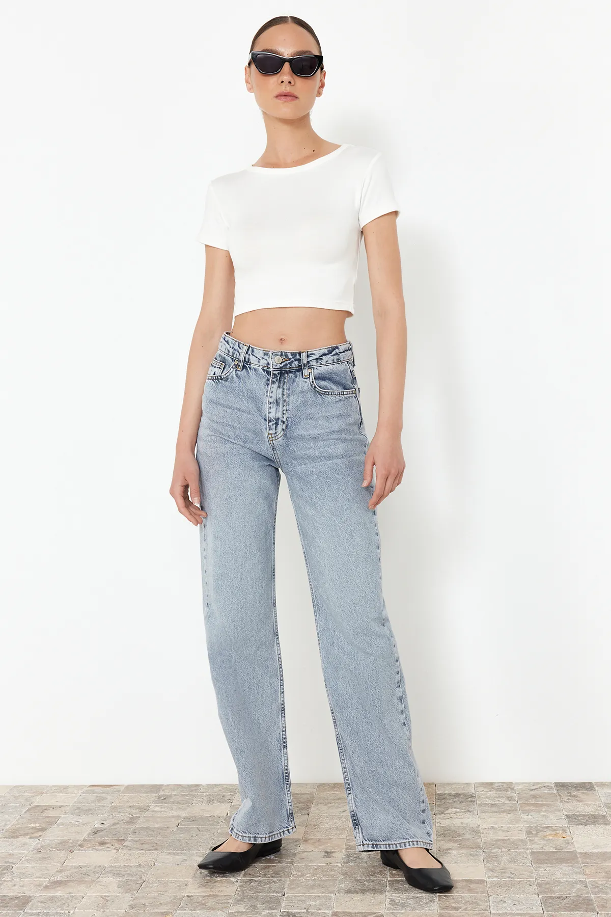 Trendyol Collection  Blaue Jeans mit hoher Taille und weitem Bein TWOAW22JE0249