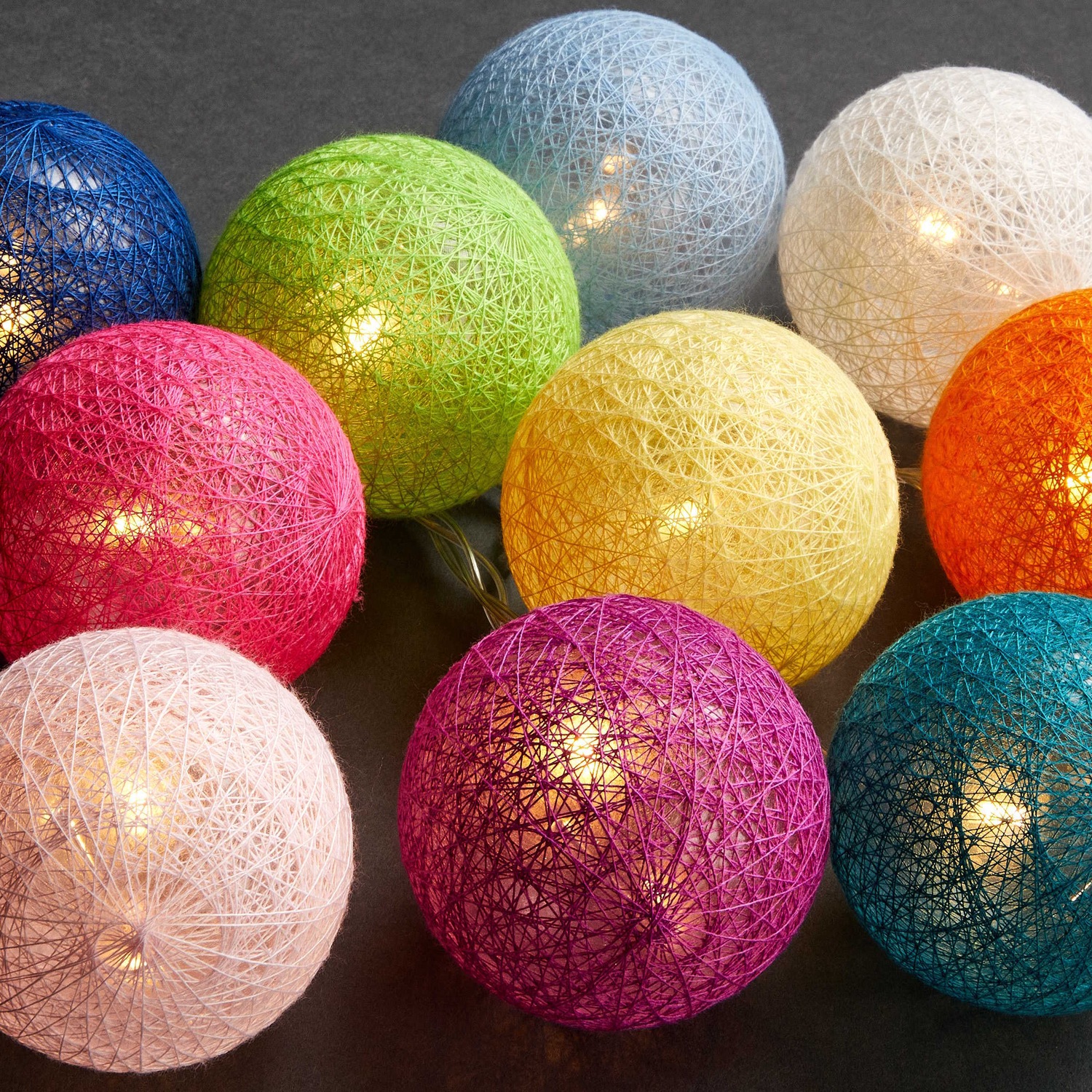 LES BELLES Cotton Ball Lichterkette 10 Lichter mit USB-Batteriefach