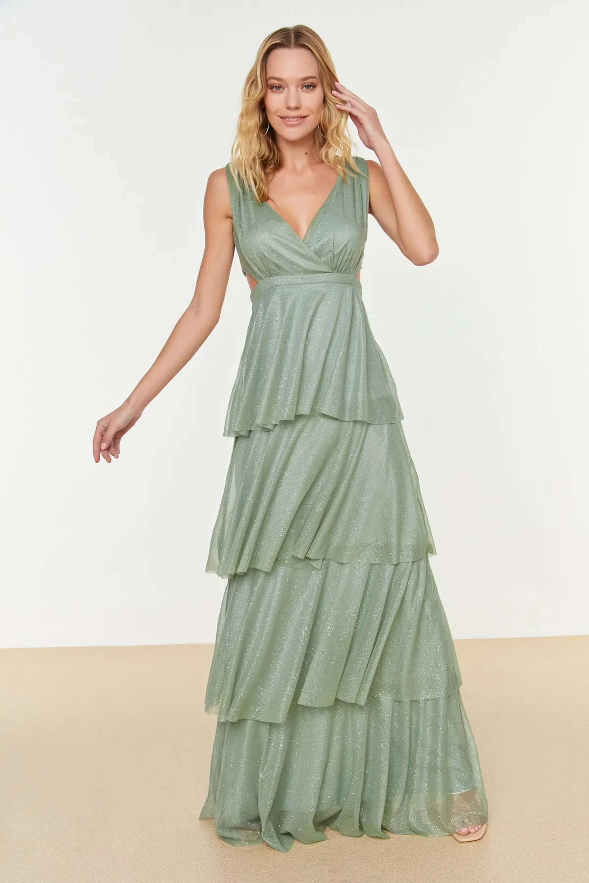 Trendyol Collection  Mintgrünes, funkelndes, langes Abendkleid mit Raffung TPRSS20AE0063