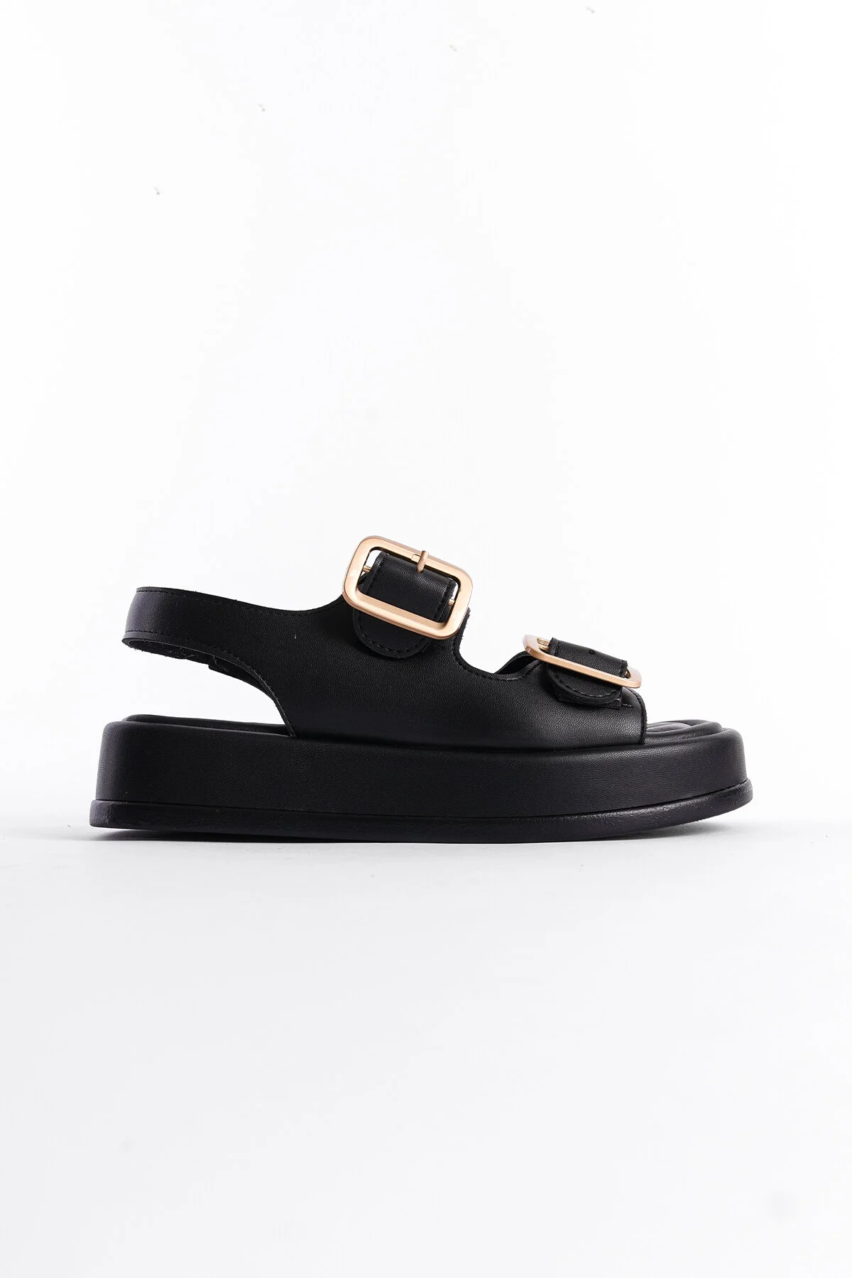 Capone Outfitters  Damensandalen mit Keilabsatz und doppelter Riemenschnalle