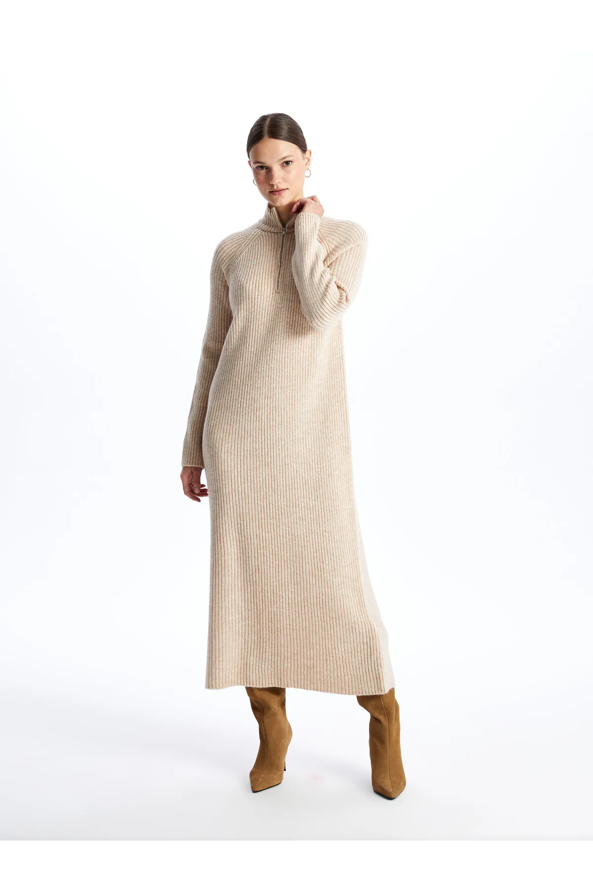 LC Waikiki  Einfarbiges, langärmliges Damen-Strickkleid mit hohem Kragen
