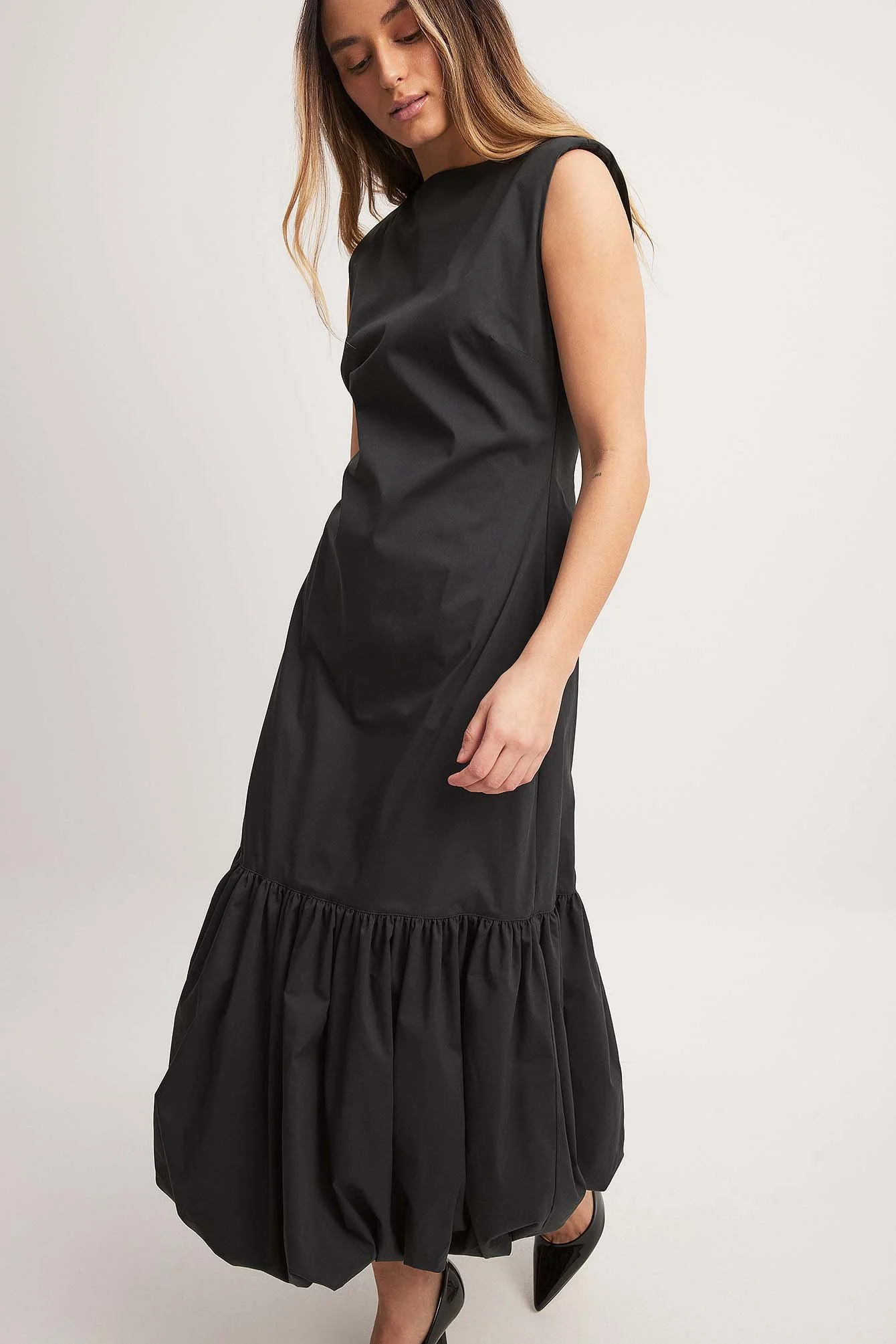 Ärmelloses Midi-Kleid