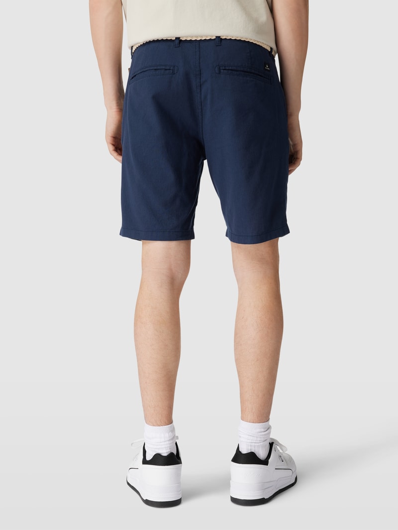 Bermudas mit Stoffgürtel in marineblau