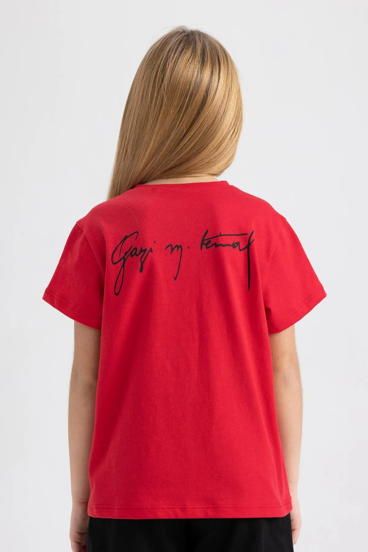 DeFacto  Rotes kurzärmliges Mädchen-T-Shirt mit Atatürk-Aufdruck - Tyc00689968439
