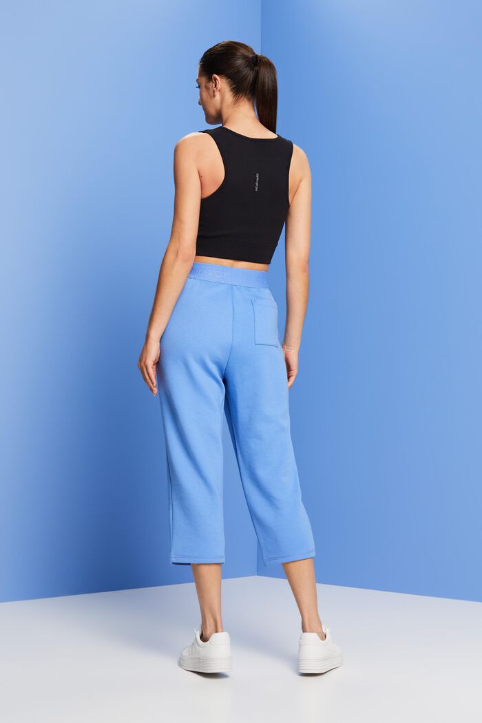Pants knitted