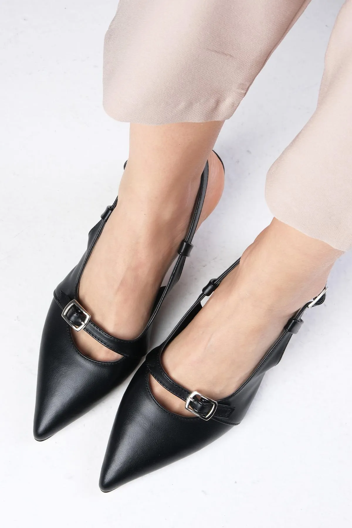 Mio Gusto  Kristin schwarze Damenschuhe mit niedrigem Absatz