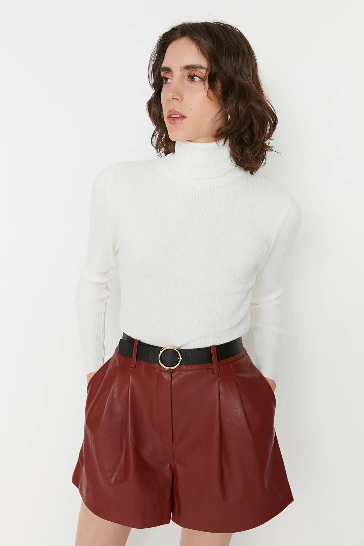 Trendyol Collection  Ecrufarbener Basic-Rollkragenpullover TWOAW21KZ1279