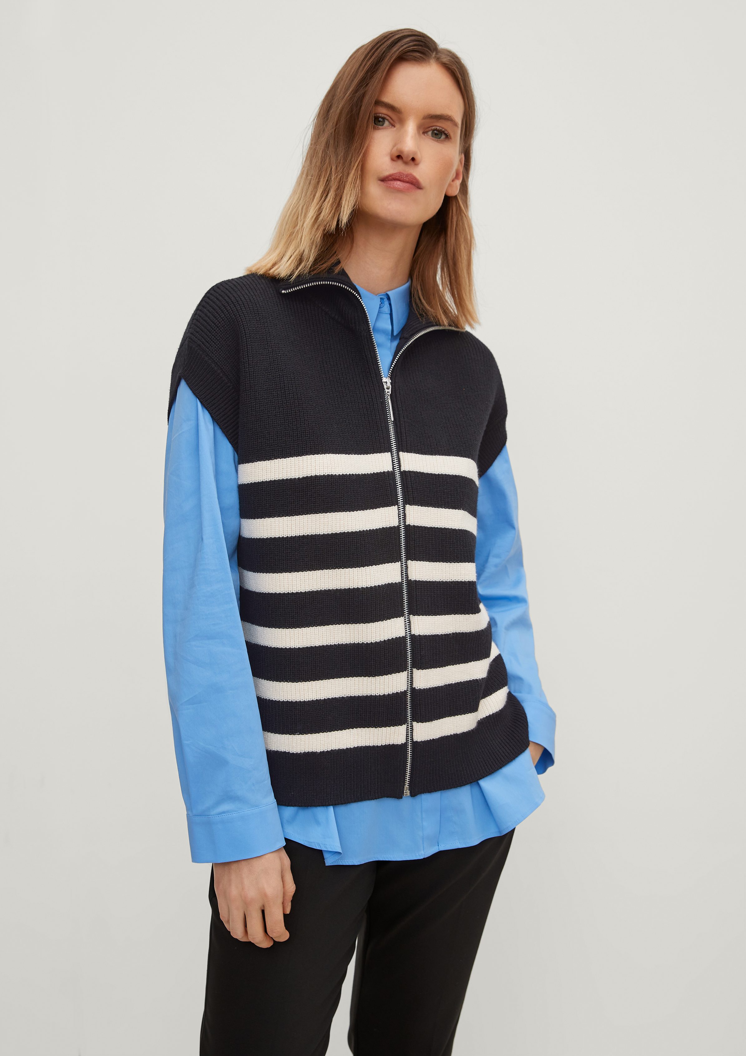 Comma Strickjacke Ärmellose Strickjacke